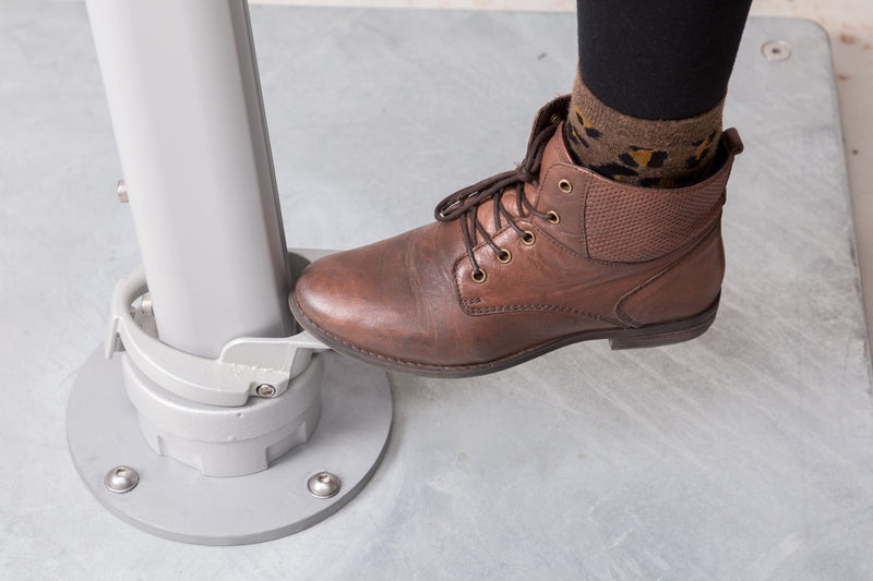 Pavone Cantilever Patio Umbrella - Woodline Shade Solutions-Patio Pelican