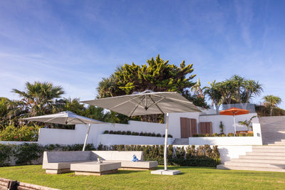 Picollo Cantilever Patio Umbrella - Woodline Shade Solutions-Patio Pelican