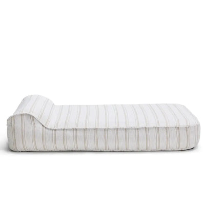 The Fillup Club Outdoor Inflatable Sunlounger-Patio Pelican