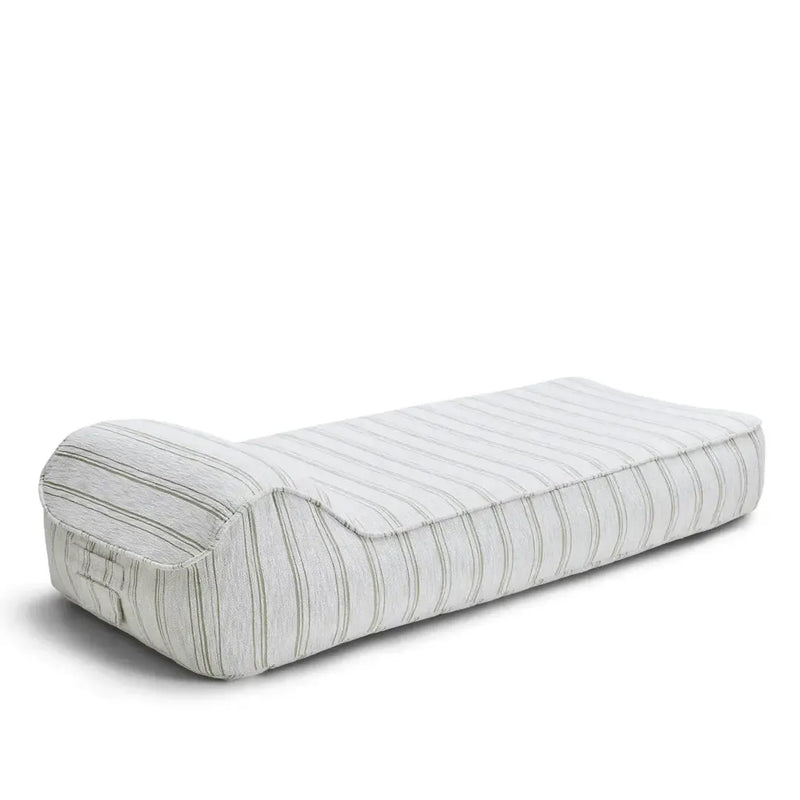 The Fillup Club Outdoor Inflatable Sunlounger-Patio Pelican